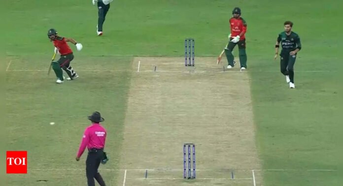 Asia Cup: Hilarious Pakistan fumble run out chance against Bangladesh - watch | Cricket News - The Times of India