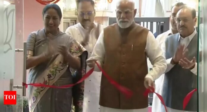 Watch: PM Modi inaugurates new BJP Delhi office at DDU Marg; leaders perform ceremonial ‘havan’ | India News - The Times of India