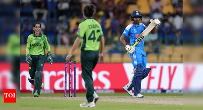 'Shabaash girls': India fielding coach's roar after win over Pakistan steals the show - Watch | Cricket News - The Times of India