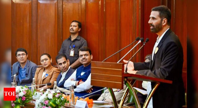 ‘Nice person’ asked my 13-yr-old daughter during online game to send nude photos: Akshay Kumar | India News - The Times of India